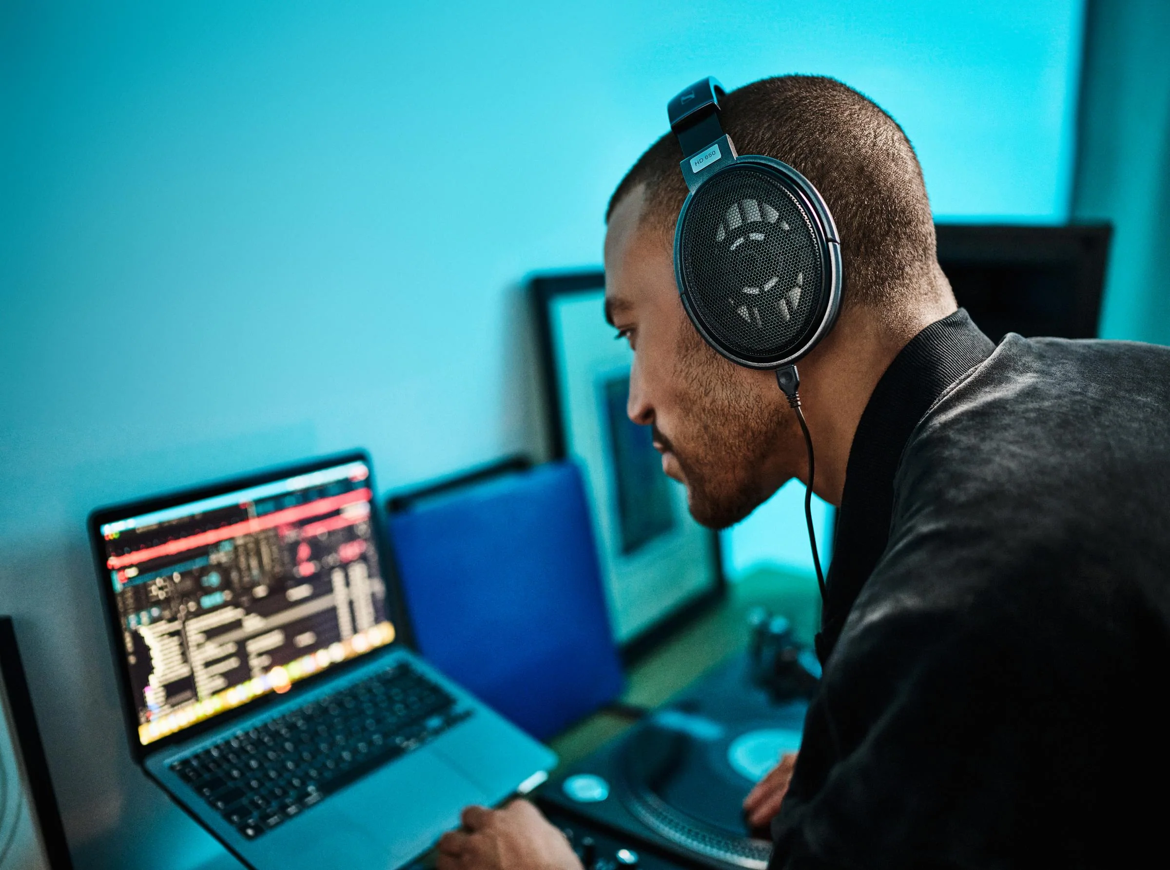 HD 650 Open Box - Image 5